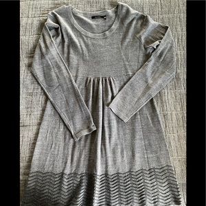 Ladies size large Daisy Fuentes gray sweater dress/ tunic